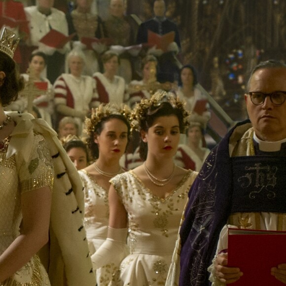 Image du couronnement de la reine Elisabeth II dans The Crown, une série originale Netflix.
