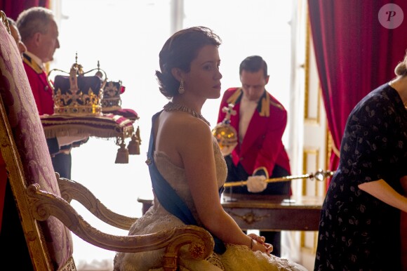 Claire Foy est Elisabeth II, dans The Crown, une série originale Netflix.