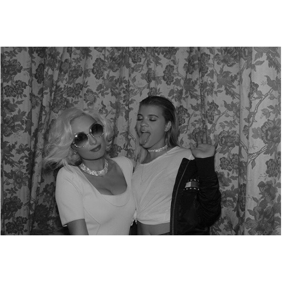 Paris Hilton en soirée avec Sofia Richie à Los Angeles le 24 octobre 2016.