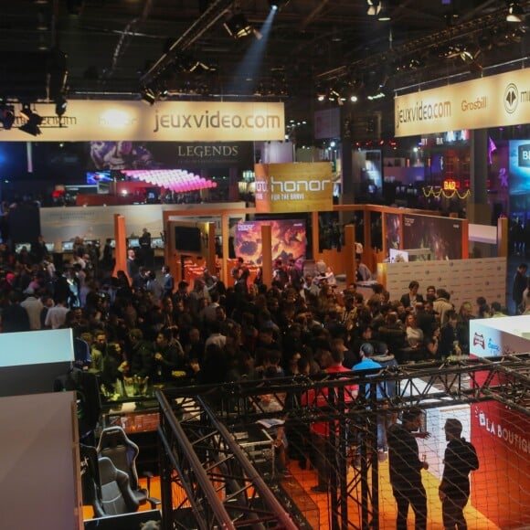 Ouverture, en avant-première, du "Paris Games Week" au Parc des Exposition de la porte de Versailles, à Paris, le 26 octobre 2016.