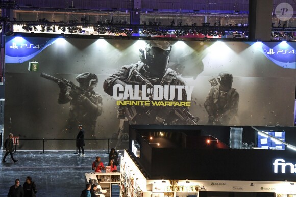 Ouverture, en avant-première, du "Paris Games Week" au Parc des Exposition de la porte de Versailles, à Paris, le 26 octobre 2016.