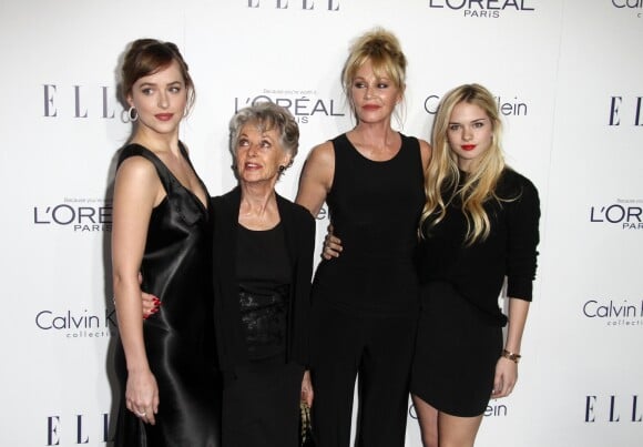 Melanie Griffith, sa mère Tippi Hedren, et ses filles Dakota Johnson et Stella Banderas - 22e soirée annuelle "ELLE Women in Hollywood" à Beverly Hills, le 19 octobre 2015.