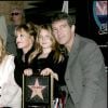 Antonio Banderas avec Melanie Griffith et ses deux filles Stella et Dakota, à Los Angeles en 2005.