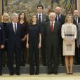  La reine Letizia d'Espagne en pantalon Hugo Boss et top Mango lors d'une audience au palais de la Zarzuela avec des représentants du projet XLDesafio à Madrid le 27 octobre 2016. 