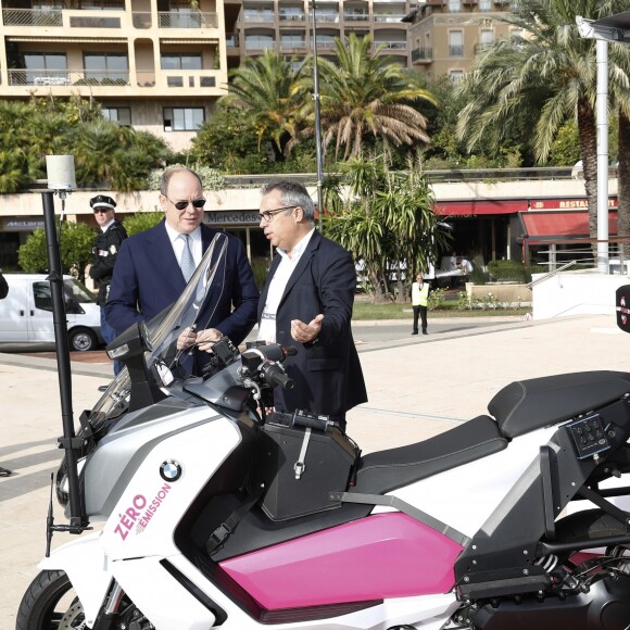 Le prince Albert II de Monaco visitant le salon Sportel 2016 au Grimaldi Forum à Monaco le 26 octobre 2016. © Jean-Charles Vinaj / Pool Monaco / Bestimage