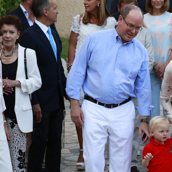 Le prince Albert II et la princesse Charlene de Monaco avec leur fils le prince Jacques lors du traditionnel pique-nique des Monégasques dans les jardins du Parc princesse Antoinette à Monaco le 10 septembre 2016. © Claudia Albuquerque / Bestimage