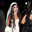 Kourtney Kardashian arrive au Bootsy Bellows avec des amis pour Halloween à Los Angeles, le 29 octobre 2016