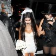 Kourtney Kardashian arrive au Bootsy Bellows avec des amis pour Halloween à Los Angeles, le 29 octobre 2016