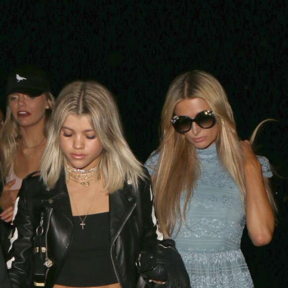 Paris Hilton et Sofia Richie sortent de l'inauguration du club Nightingale à West Hollywood, le 19 octobre 2016. © CPA/Bestimage