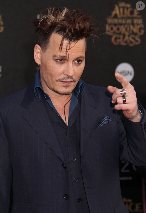 Johnny Depp à la première de "Alice de l'autre côté du miroir" au théâtre El Capitan à Los Angeles le 23 mai 2016.