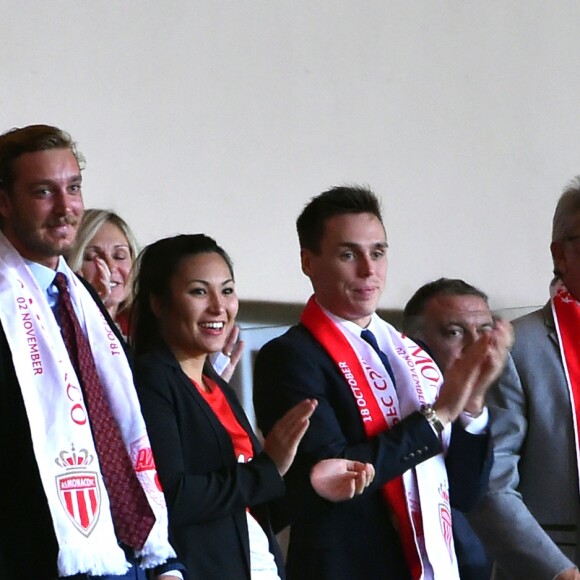 Le prince Albert II de Monaco était au Stade Louis-II en famille avec Pierre Casiraghi, Louis Ducruet et sa petite amie Marie lors de la victoire en Ligue des Champions de l'AS Monaco contre le CSKA Moscou (3-0), le 2 novembre 2016. L'ASM a remporté la rencontre 3 à 0. © Bruno Bebert/Bestimage