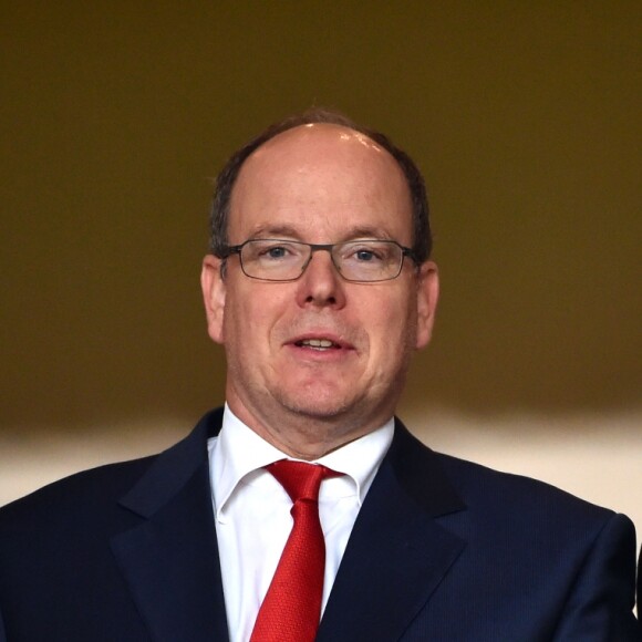 Le prince Albert II de Monaco et son neveu Pierre Casiraghi au Stade Louis-II lors de la victoire en Ligue des Champions de l'AS Monaco contre le CSKA Moscou (3-0), le 2 novembre 2016. L'ASM a remporté la rencontre 3 à 0. © Bruno Bebert/Bestimage