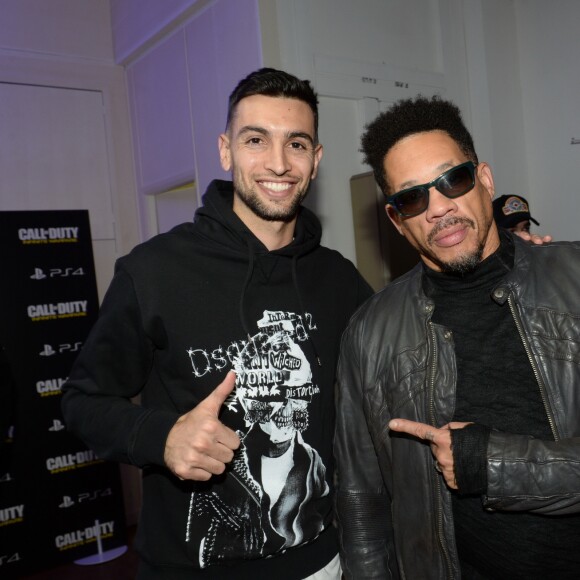 Javier Pastore et JoeyStarr à la soirée de lancement du jeux "Call of Duty : Infinite Warfare" à Paris le 3 novembre 2016. © Rachid Bellak