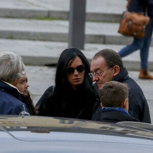 Jean-Pierre Pernaut, sa femme Nathalie Marquay-Pernaut et leurs enfants Lou et Tom - Cérémonie religieuse des obsèques de Françoise Pernaut (Pillot) en la cathédrale Notre-Dame d'Amiens, France, le 19 octobre 2016. © Agence/Bestimage