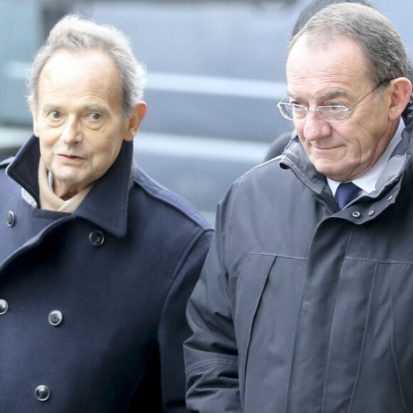 Jean-Pierre Pernaut et son son frère le docteur Jean-François Pernault - Cérémonie religieuse des obsèques de Françoise Pernaut (Pillot) en la cathédrale Notre-Dame d'Amiens, France, le 19 octobre 2016. © Agence/Bestimage