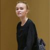 Exclusif - Lily-Rose Depp sans maquillage à l'Apple store du Beverly Center à Los Angeles, Californie, Etats-Unis, le 26 octobre 2016.