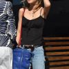 Exclusif - Lily-Rose Depp est allée déjeuner avec une amie à West Hollywood, le 10 octobre 2016