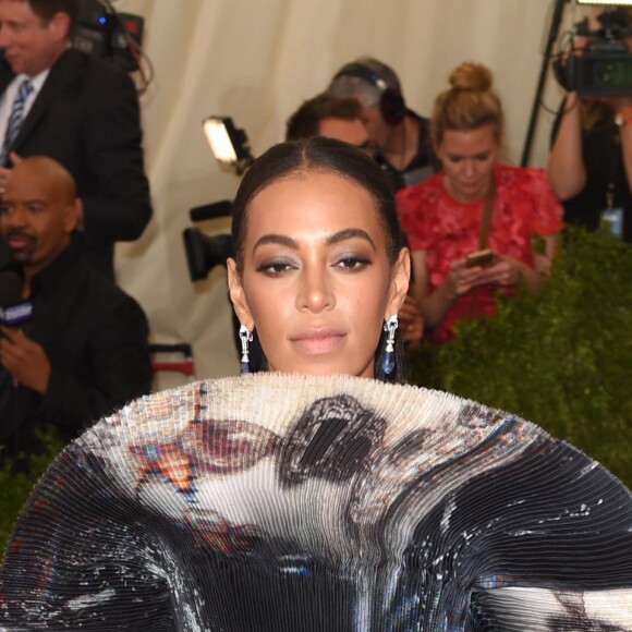 Solange Knowles à la Soirée Costume Institute Gala 2015 (Met Ball) au Metropolitan Museum célébrant l'ouverture de Chine: à travers le miroir à New York, le 4 mai 2015.