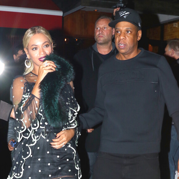 Beyonce et Jay Z arrivent à l'afterparty de l'émission SNL où Solange Knowles a chanté un peu plus tôt. Solange est accompagnée de son mari Alan Ferguson, à New York le 6 novembre 201