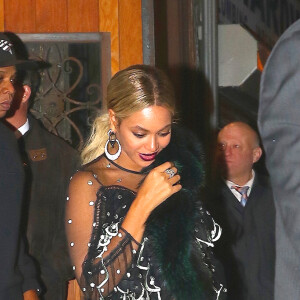 Beyonce et Jay Z arrivent à l'afterparty de l'émission SNL où Solange Knowles a chanté un peu plus tôt. Solange est accompagnée de son mari Alan Ferguson, à New York le 6 novembre 201