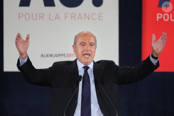 Alain Juppé, candidat à la primaire de la droite et du centre, en meeting au Palais des Congrès à Bordeaux, le 9 novembre 2016.