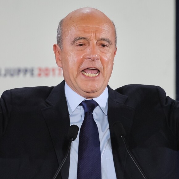 Alain Juppé, candidat à la primaire de la droite et du centre, en meeting au Palais des Congrès à Bordeaux, le 9 novembre 2016.