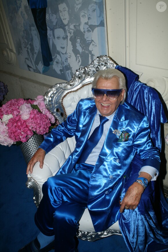 Michou - Michou fête ses 85 ans et les 60 ans de son cabaret à Paris le 20 juin 2016.