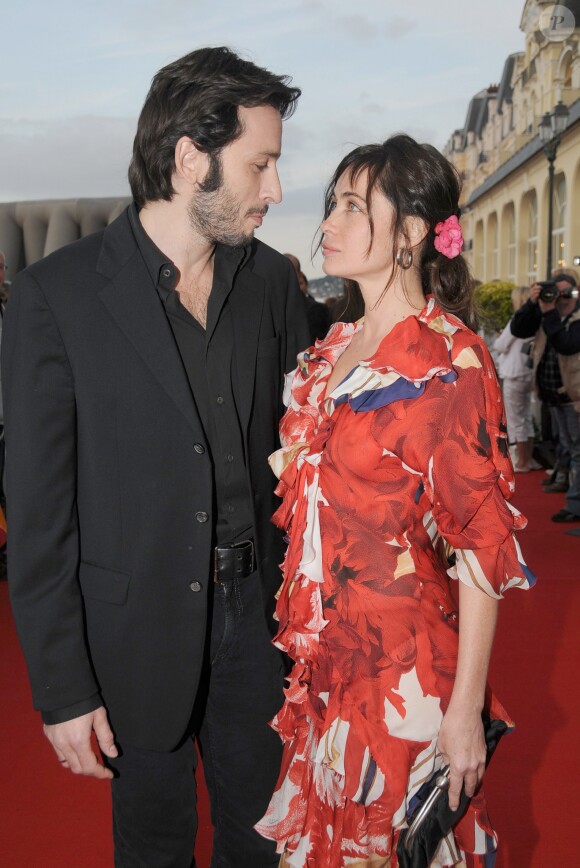 Emmanuelle Béart et Michaël Cohen à Cabourg en 2008.