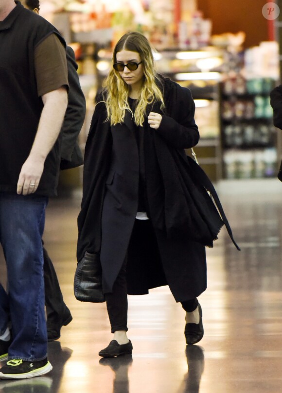 Ashley Olsen arrive à l'aéroport de New York en provenance de Los Angeles, le 7 avril 2015.