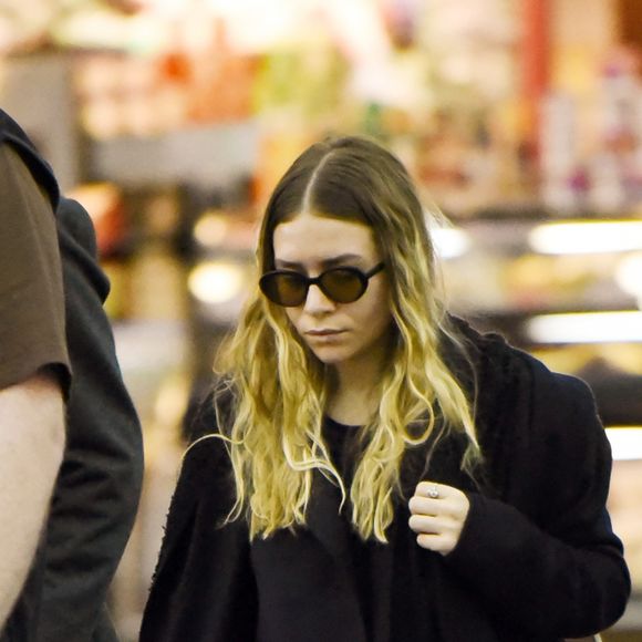 Ashley Olsen arrive à l'aéroport de New York en provenance de Los Angeles, le 7 avril 2015.