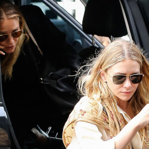 Ashley Olsen sort d'une voiture à New York, le 8 septembre 2014.