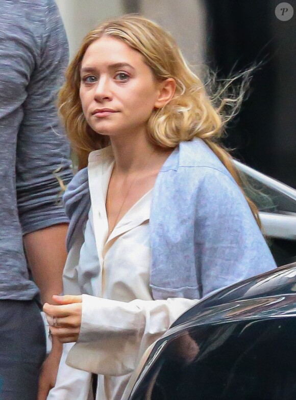Exclusif - La célèbre jumelle Ashley Olsen sort de son appartement à New York le 3 août 2014. 