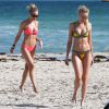 Exclusif - Les mannequins Eva et Mia Fahler profitent d'un après-midi ensoleillé sur la plage de Miami, le 9 novembre 2016.