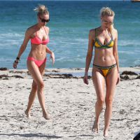 Eva et Mia Fahler : Jumelles craquantes en bikini
