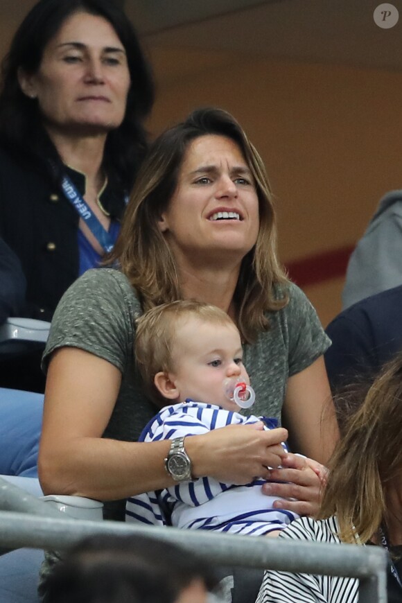 Amélie Mauresmo et son fils Aaron Mauresmo lors de France - Islande (Euro 2016) au Stade de France à Saint-Denis, le 3 juillet 2016. © Cyril Moreau/Bestimage