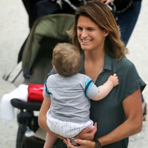 Semi Exclusif - Amélie Mauresmo et son fils Aaron lors de l'inauguration du nouveau chai du Château Les Carmes Haut-Brion dessiné par Philippe Starck et Luc-Arsène Henry à Bordeaux le 24 juin 2016. © Patrick Bernard / Quentin Salinier / Bestimage