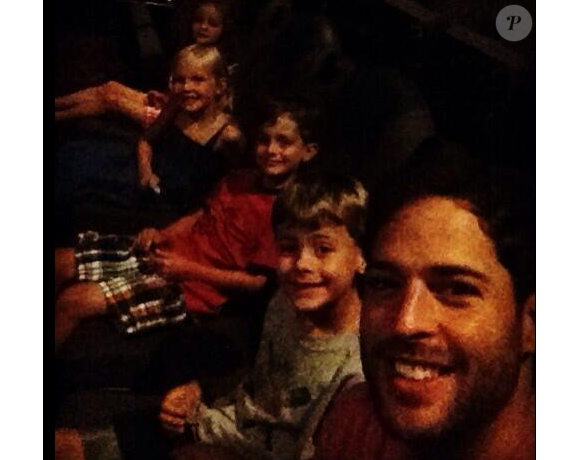 Corey Sligh avec ses nièces et neveux au restaurant. Photo publiée sur sa page Twitter, le 5 juillet 2013