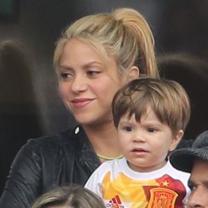 Shakira (compagne Gerard Piqué), ses fils Sasha et Milan lors des 8ème de finale de l'UEFA Euro 2016 Italie-Espagne au Stade de France à Saint-Denis, France, le 27 juin 2016.
