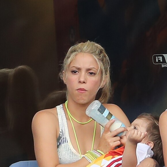 Shakira (compagne Gerard Piqué), ses fils Sasha et Milan lors des 8ème de finale de l'UEFA Euro 2016 Italie-Espagne au Stade de France à Saint-Denis, France, le 27 juin 2016.