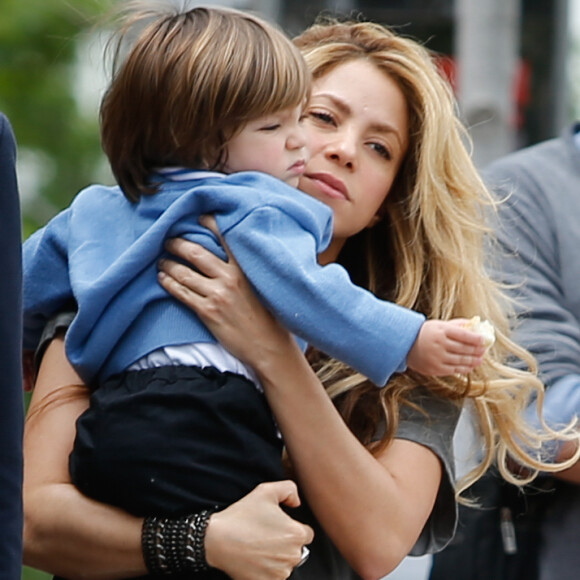 Shakira passe prendre son fils Sasha à l'école à Barcelone le 10 mai 2016.