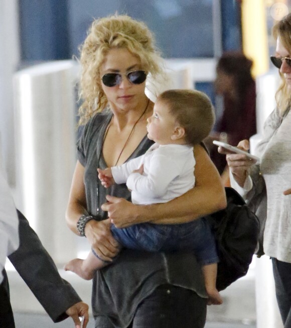 Exclusif - Shakira et son fils Sasha à l'aéroport de New York le 21 septembre 2015.