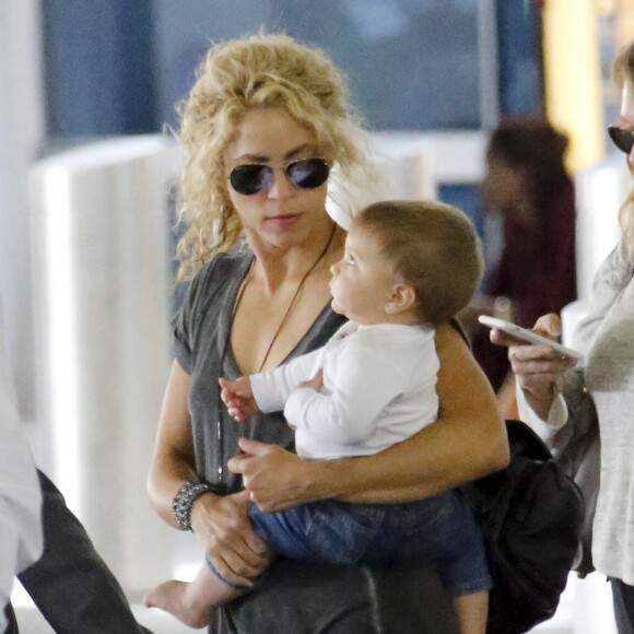 Exclusif - Shakira et son fils Sasha à l'aéroport de New York le 21 septembre 2015.