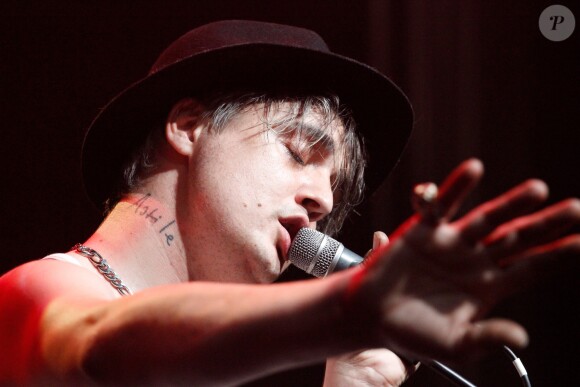 Pete Doherty en concert au Bataclan à Paris le 16 novembre 2016.