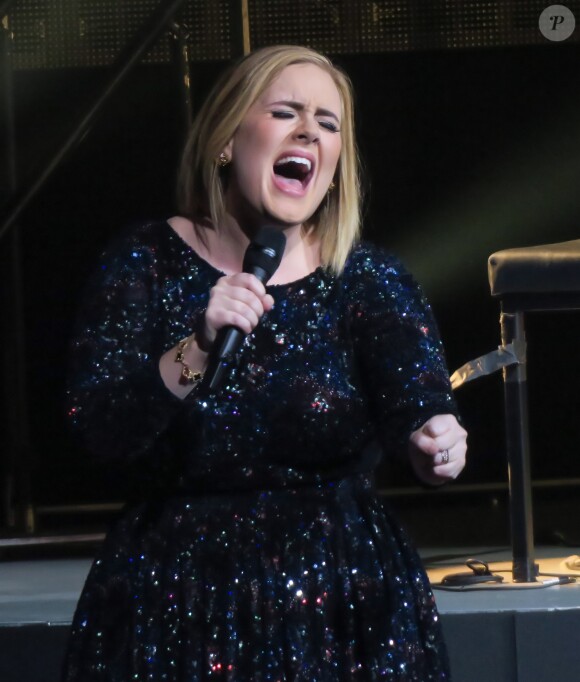 Adele en concert à la Bridgestone Arena de Nashville, le 16 octobre 2016