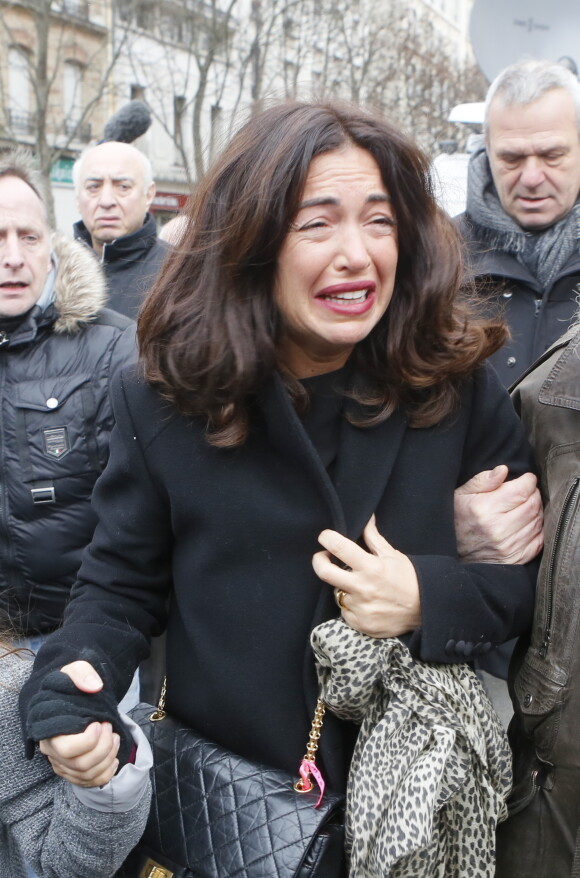 Elsa Wolinski lors des obsèques de Georges Wolinski au crématorium du Père-Lachaise à Paris, le 15 janvier 2015