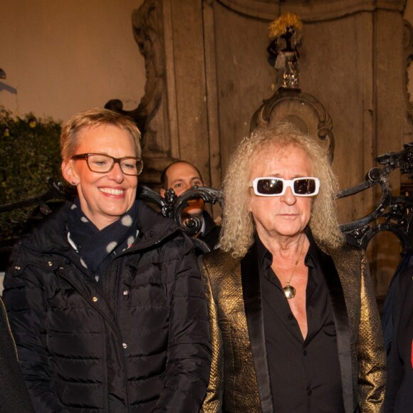 Michel Polnareff était heureux d'offrir, le 17 novembre 2016 à Bruxelles, une réplique de son costume de scène de l'Olympia 1972 pour le Manneken-Pis, en présence de sa compagne Danyellah et leur fils Louka. Après une cérémonie à l'Hôtel de Ville, l'Amiral a pris un bain de foule pour le dévoilement du Manneken-Pis rhabillé !