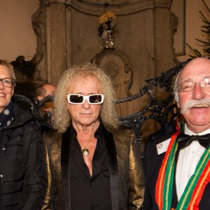 Michel Polnareff était heureux d'offrir, le 17 novembre 2016 à Bruxelles, une réplique de son costume de scène de l'Olympia 1972 pour le Manneken-Pis, en présence de sa compagne Danyellah et leur fils Louka. Après une cérémonie à l'Hôtel de Ville, l'Amiral a pris un bain de foule pour le dévoilement du Manneken-Pis rhabillé !