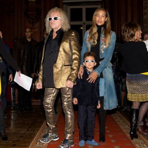 Michel Polnareff était heureux d'offrir, le 17 novembre 2016 à Bruxelles, une réplique de son costume de scène de l'Olympia 1972 pour le Manneken-Pis, en présence de sa compagne Danyellah et leur fils Louka. Après une cérémonie à l'Hôtel de Ville, l'Amiral a pris un bain de foule pour le dévoilement du Manneken-Pis rhabillé !