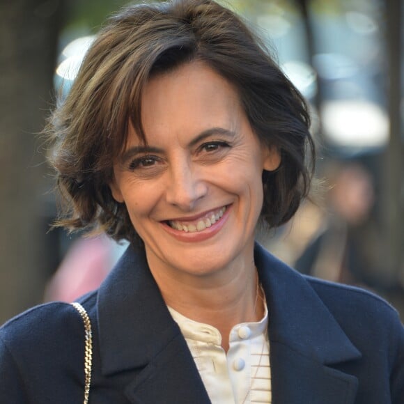 Inès de la Fressange - Arrivées au défilé de mode prêt-à-porter printemps-été 2017 "Chanel" à Paris. Le 4 octobre 2016