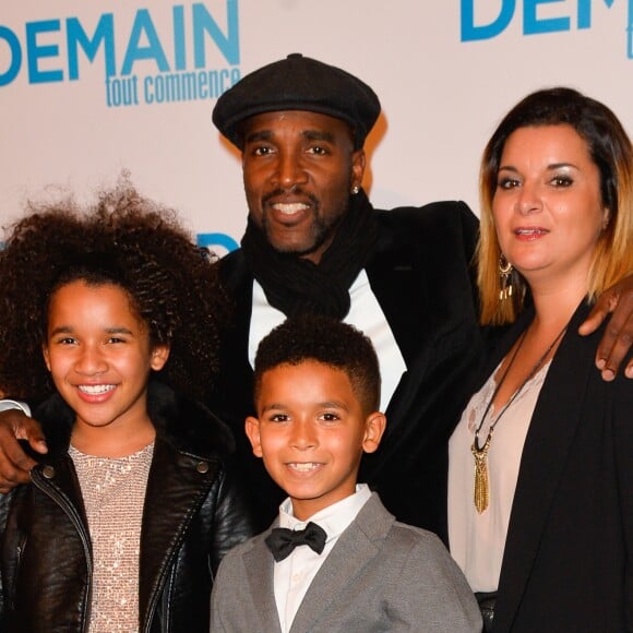 Gloria Colston, Jaden Colston, guest - Avant première du film "Demain tout commence" au Grand Rex à Paris le 28 novembre 2016. © Coadic Guirec/Bestimage